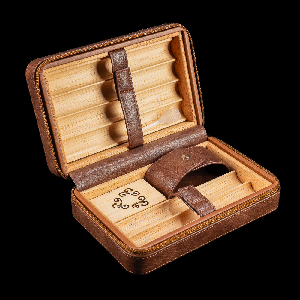 SWAG Golf cigar travel humidor case with brown vinyl material.