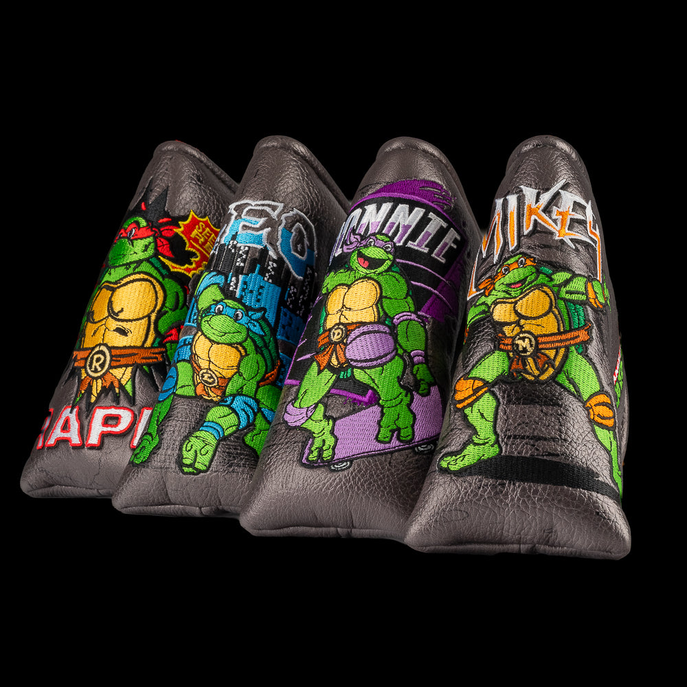 TMNT Raph blade putter cover with red details and sai weapons.